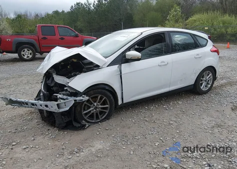 2016 Ford Focus Se z USA, uszkodzony, nr VIN 1FADP3K20GL283804